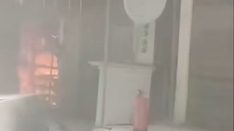 جانب من الحريق