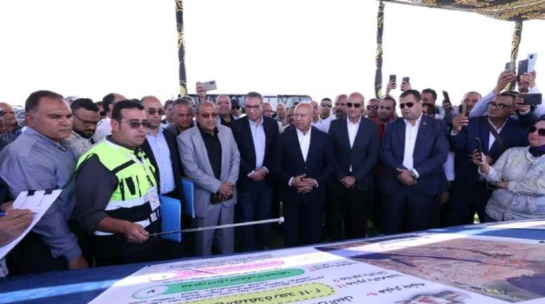 الفريق كامل الوزير، خلال افتتاح التشغيل التجريبي لمحور ديروط