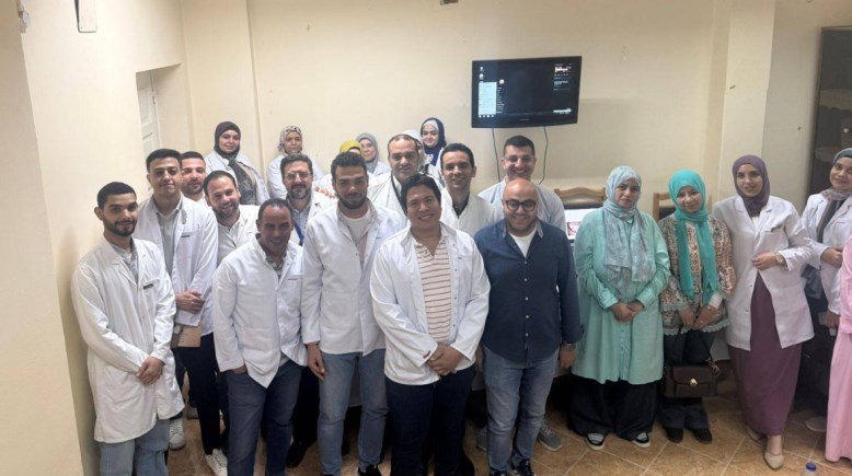 رمد بني سويف تُكرم أطباء أسنان الامتياز المتميزين في يومها العلمير
