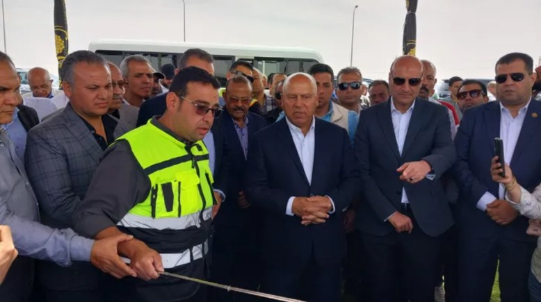 المهندس مينا جرجس خلال تقديمه المشروع