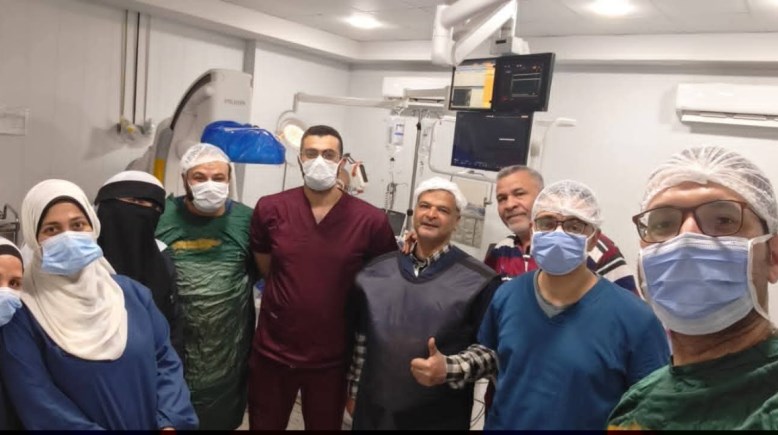 صورة للأطباء من داخل مستشفي أشمون العام 