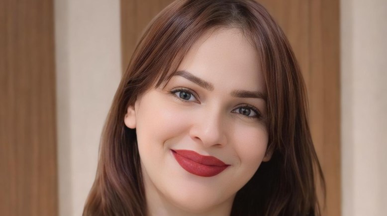 الكاتبة بوسي سليمان
