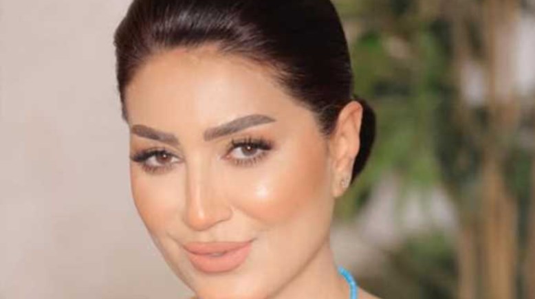 الفنانة وفاء عامر