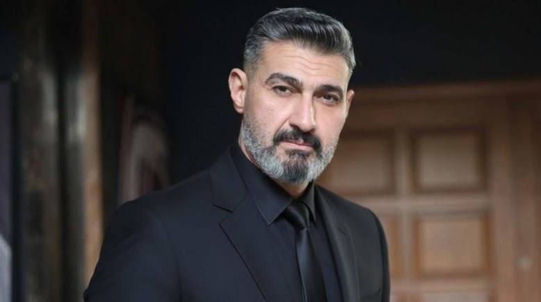 الفنان والنائب ياسر جلال 