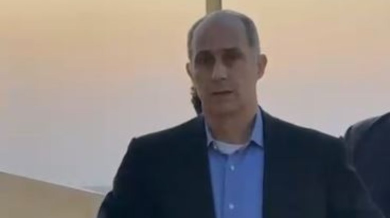 مصطفى كامل في عزاء هاني شاكر