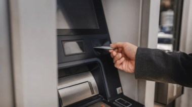 سحب من ماكينات الصراف الآلي ATM