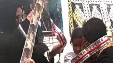 أم تهدي ابنتها 20 ألف جنيه ودهب
