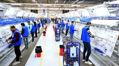 مصنع ضفائر سيارات في مصر ــ تعبيرية 