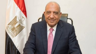 وزير الكهرباء والطاقة المتجددة، الدكتور محمود عصمت
