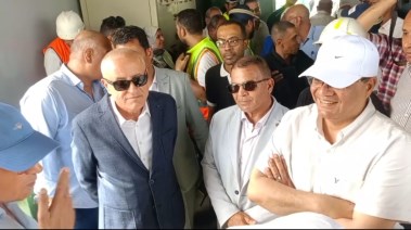 وزير الرى ومحافظ الأقصر أثناء اللقاء العفوى