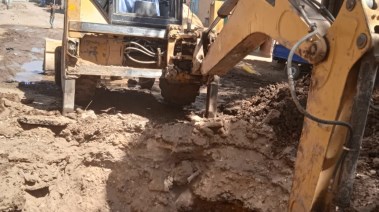 كسر فى ماسورة مياه بقنا 