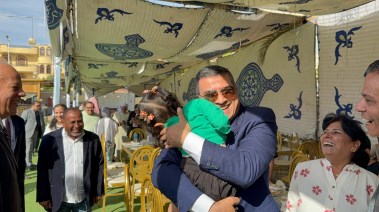 محافظ قنا في يوم العيد 