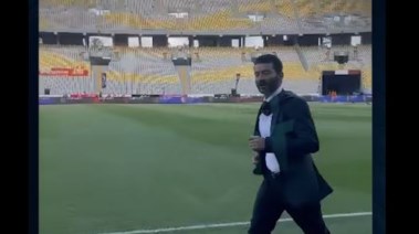 خالد النبوي في ملعب استاد برج العرب