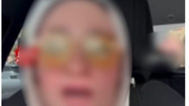 والدة المجني عليه