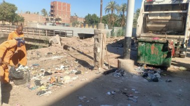لقطة من أعمال رفع المخلفات 