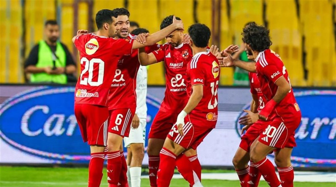 لاعبو الأهلي 