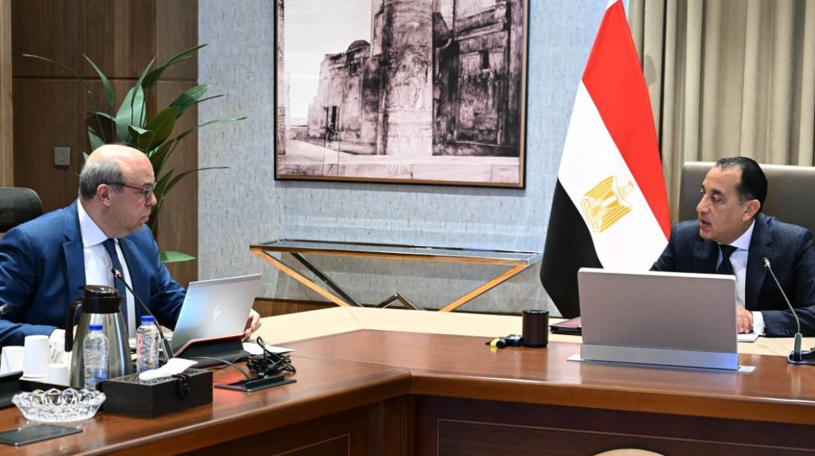 رئيس الوزراء ووزير الطيران
