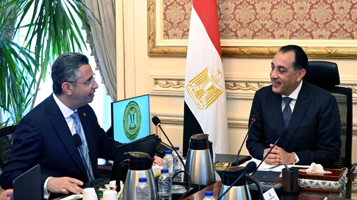 رئيس الوزراء ووزير التموين