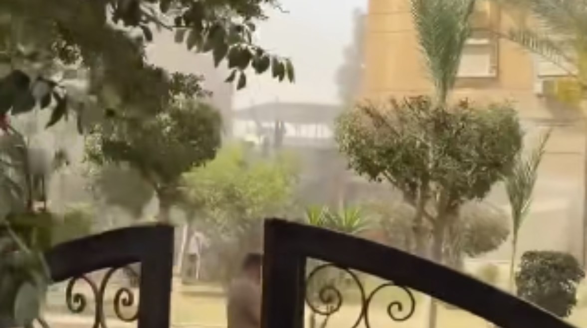 جانب من الحريق