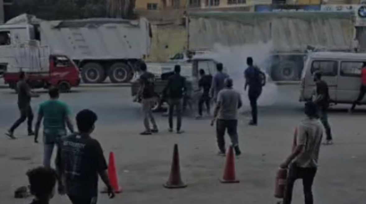  حريق مفاجئ داخل سيارة سوزوكي بالهرم