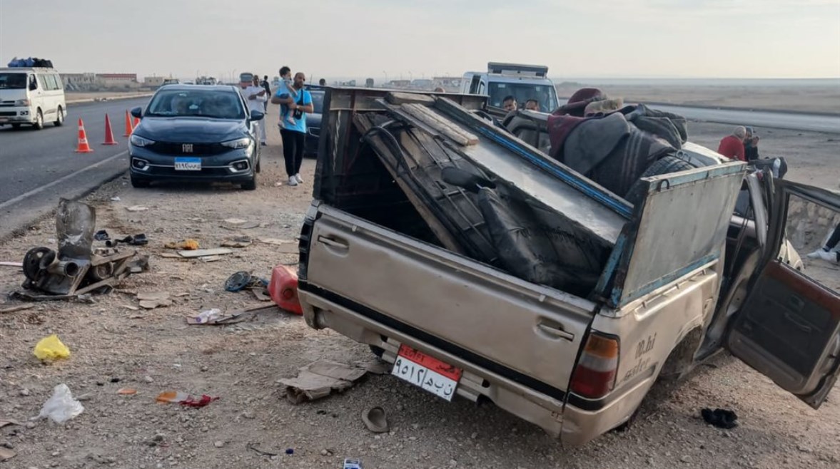 إصابة 6 أشخاص في انقلاب ربع نقل صحراوي بالمنيا 