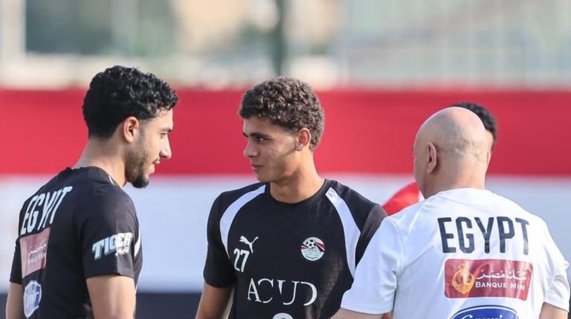 عمر مرموش وحمزة عبدالكريم وحسام حسن 