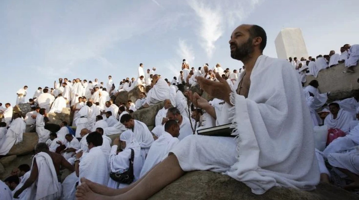 حجاج على جبل عرفات