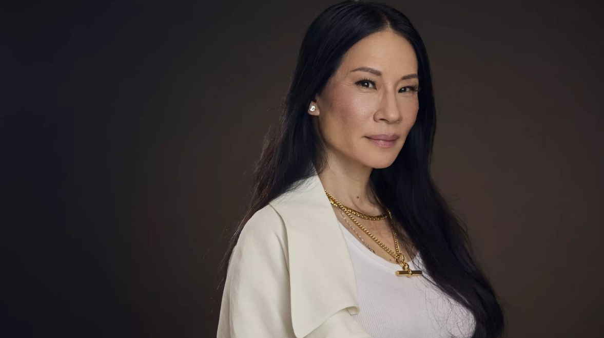  النجمة Lucy Liu