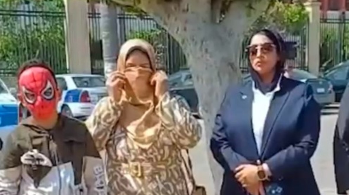 طفل من ذوي الهمم ووالدته