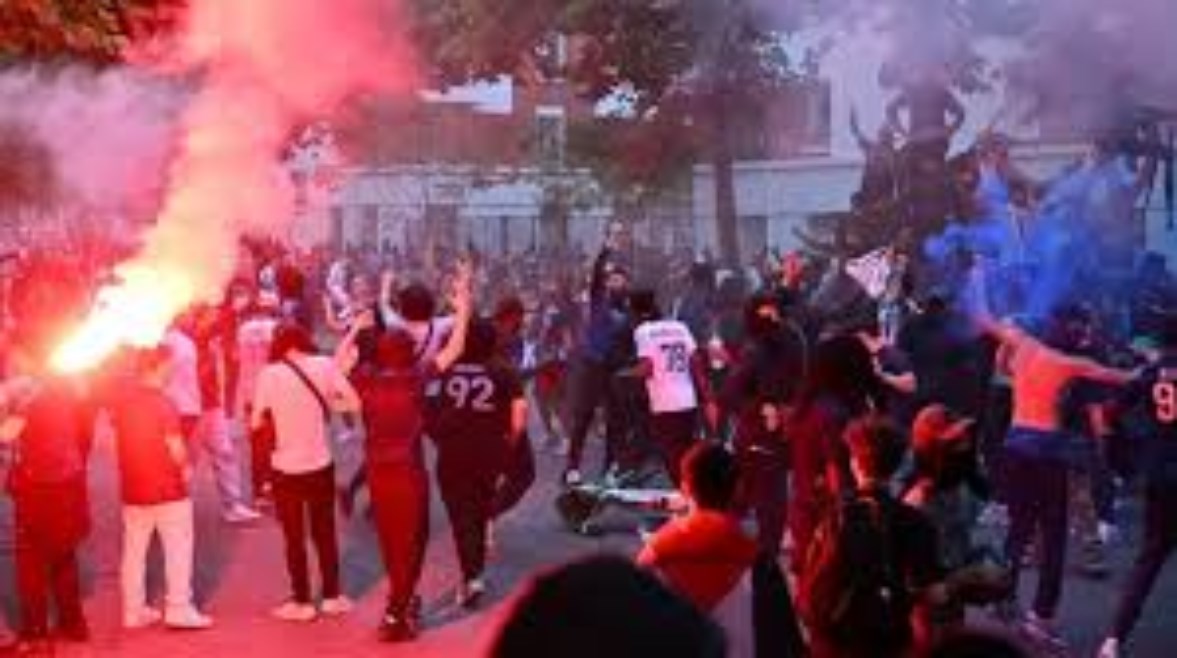 إعتقال المئات وأعمال عنف وشغب في فرنسا عقب فوز فريق باريس سان جيرمان بلقب دوري أبطال أوروبا