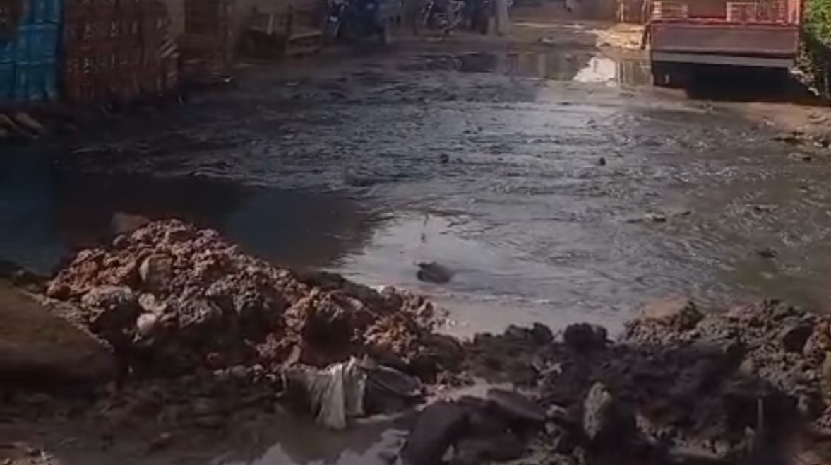 كسر خط طرد صرف صحي 