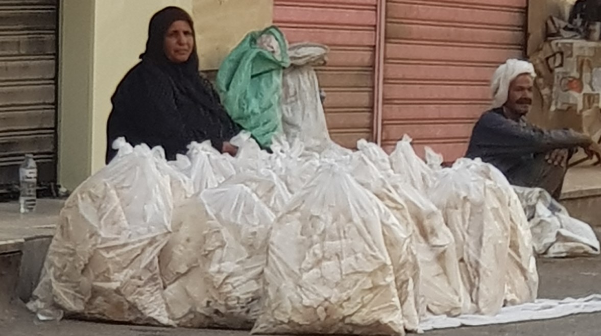 ام عبدو أشهر بائعه فطير سخينة