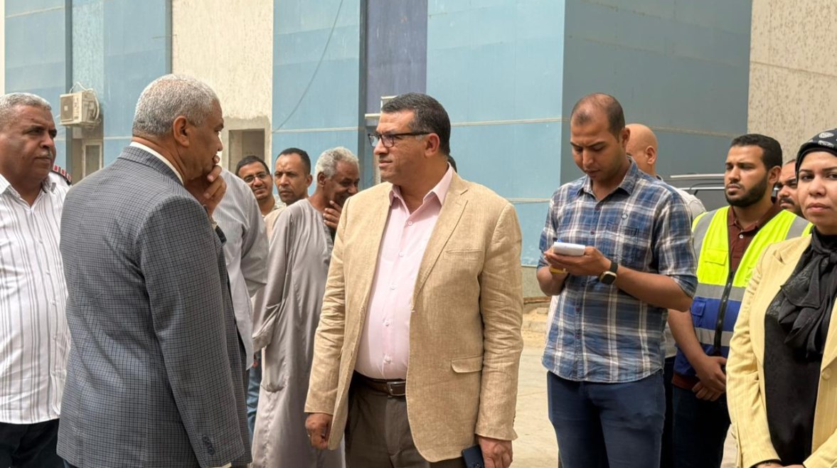 محافظ قنا 