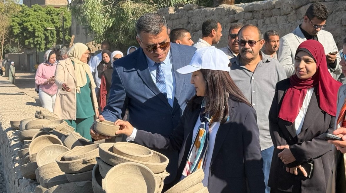 محافظ قنا 