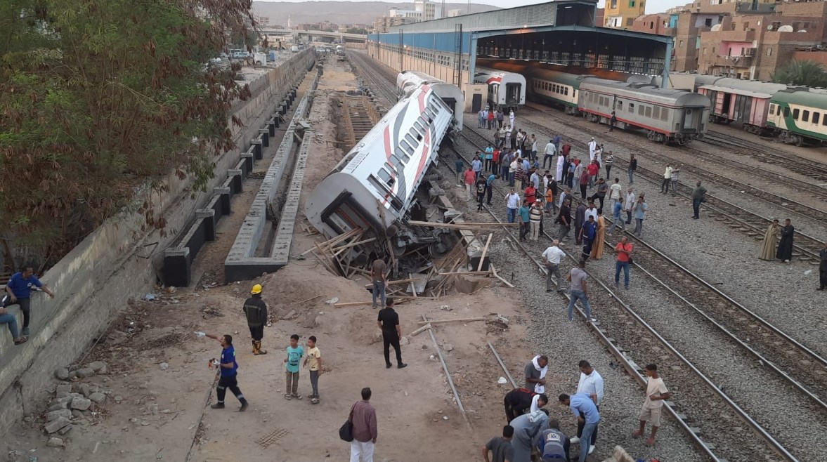 انقلاب عربة قطار روسي بمحطة أسوان 