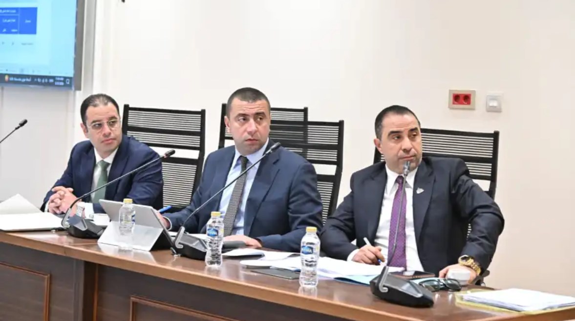 اجتماع لجنة الصناعة