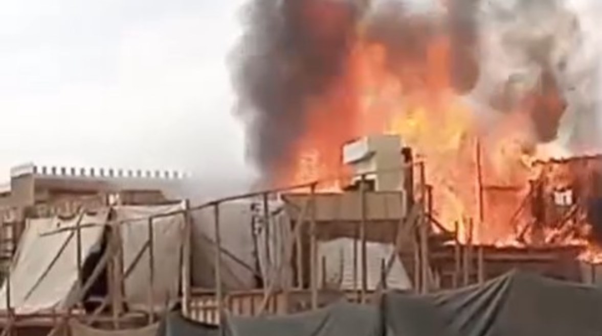 حريق داخل لوكيشن 