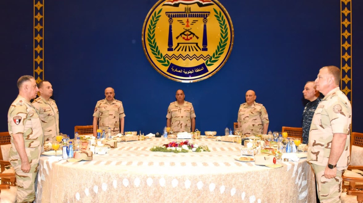 وزير الدفاع الفريق أشرف سالم زاهر