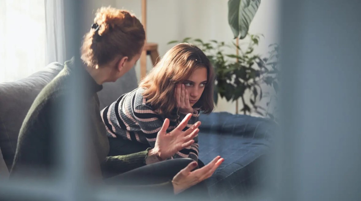 أخطاء تربوية تترك آثارًا نفسية عميقة على الطفل