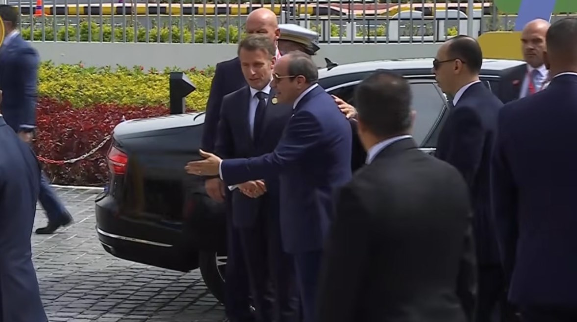 الرئيس السيسي ونظيره الفرنسي ماكرون