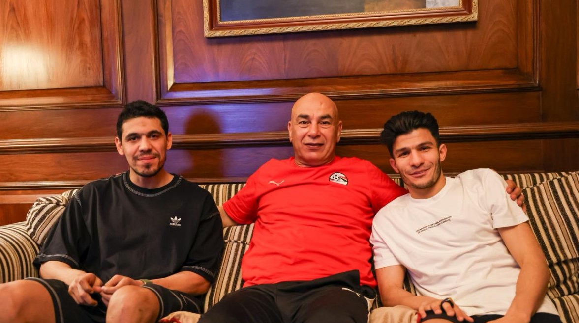حسام حسن رفقة إسلام عيسى ومحمد حمدي