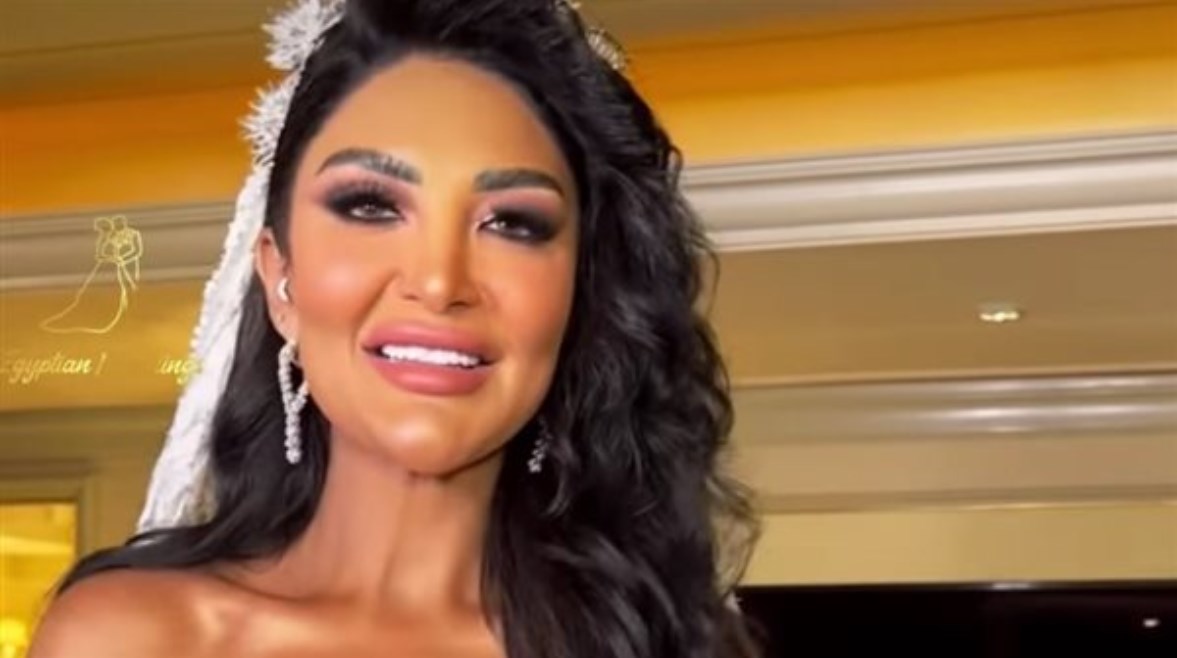 المذيعة سالي عبد السلام 