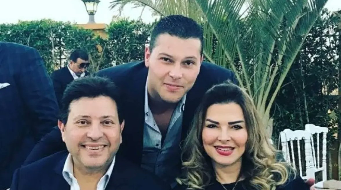 هاني شاكر وزوجته ونجله 