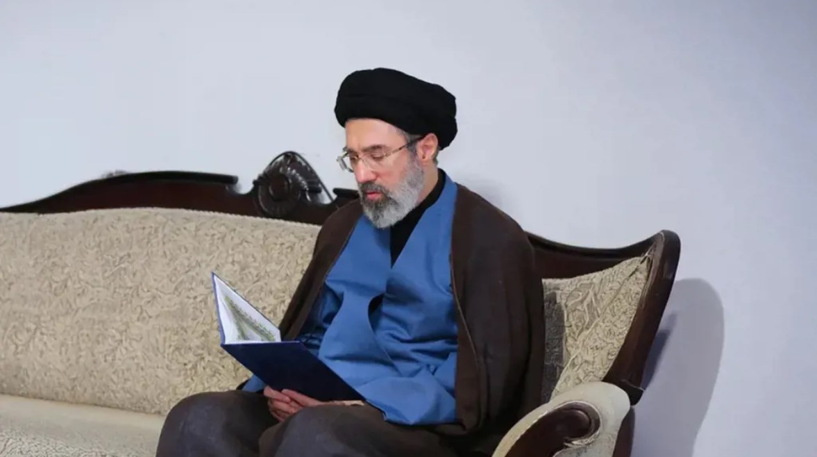 المرشد الأعلى الإيراني مجتبى خامنئي