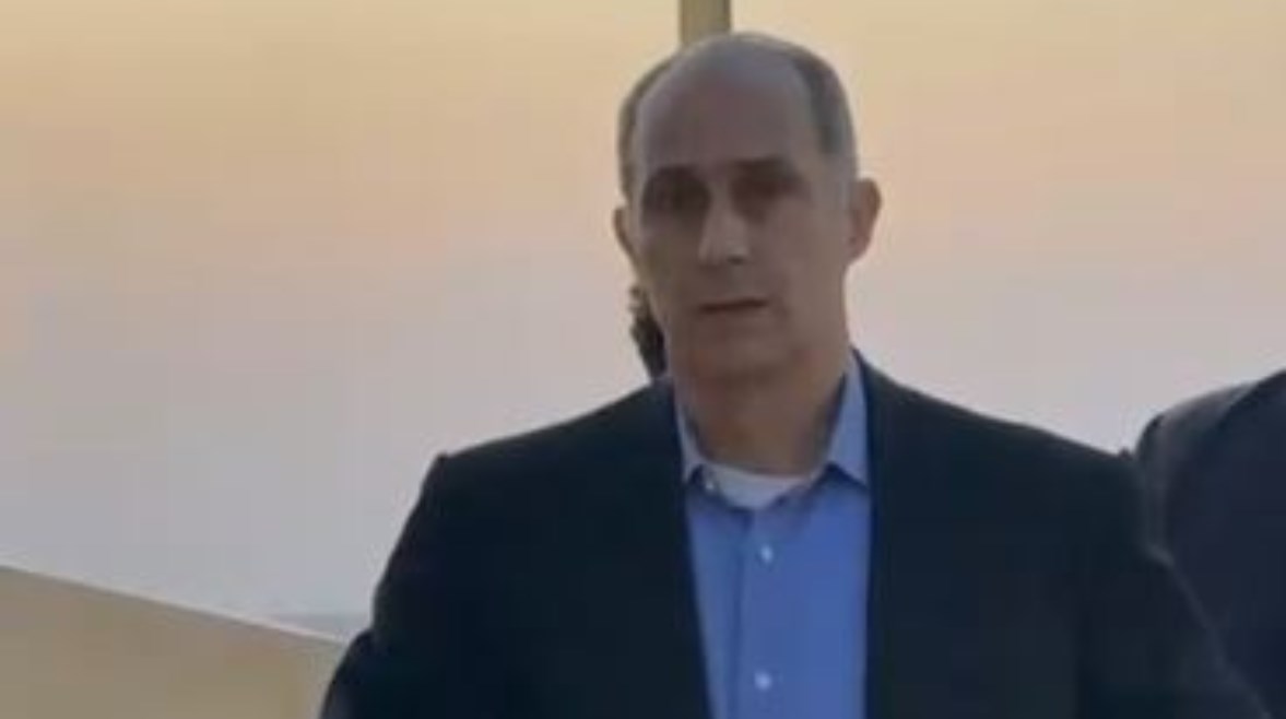 مصطفى كامل في عزاء هاني شاكر