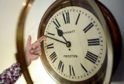 الساعة كام دلوقتي في أمريكا؟