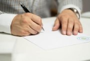 خدمات المصريين بالخارج عبر القنصليات
