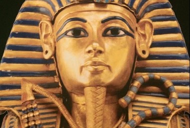 قناع توت عنخ آمون