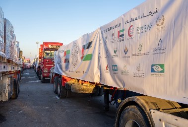 مساعدات إماراتية لسكان غزة 