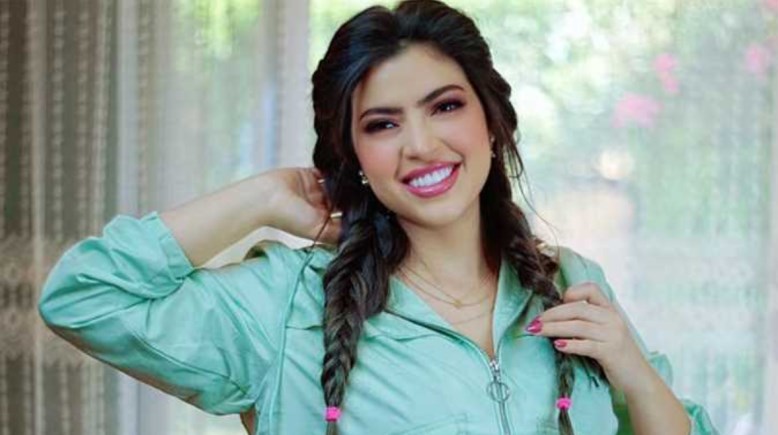 الفنانة ميرنا جميل